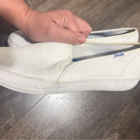 Keds Men's Classic White Slip-Ons - Picture 2 of 4